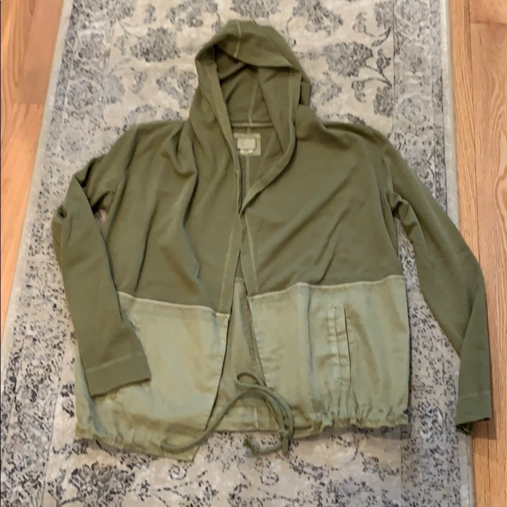 Women’s sweatshirt